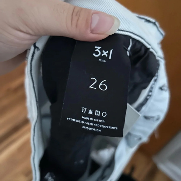 NWOT 3X1 DISTRESSED DENIM SHORTS - Picture 4 of 5